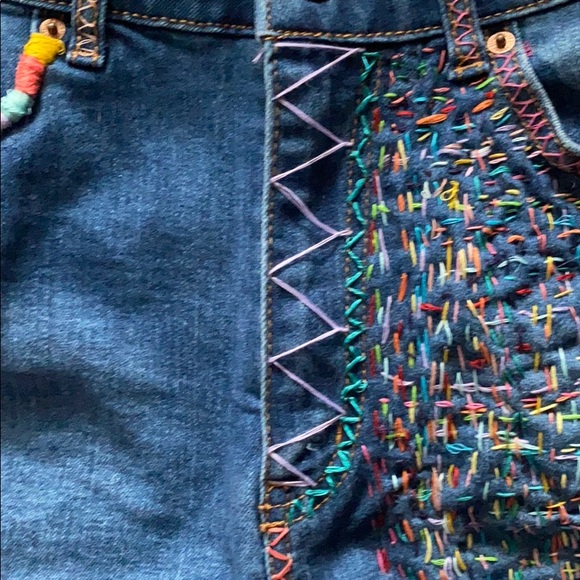 Shorts - Picture 5 of 7